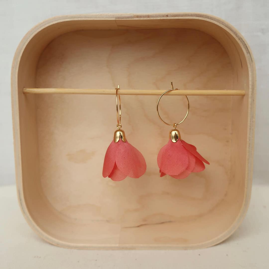 earings natural dye silk madder