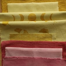 Atelier Akane - Nuances de gaude et de cochenille