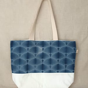 Sac cabas teint à l’indigo