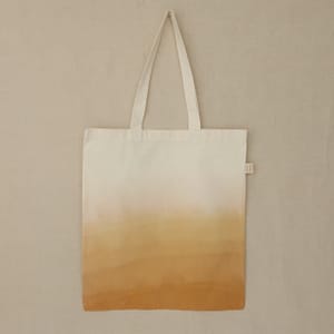 Tote-bag teint à l’oignon