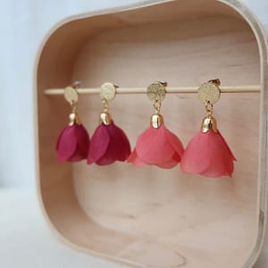 Boucles d’oreilles fleurs en soie – puce