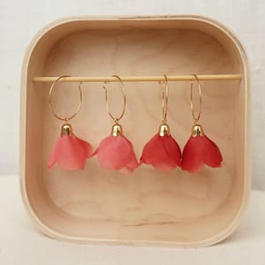 Boucles d’oreilles fleurs en soie – créoles