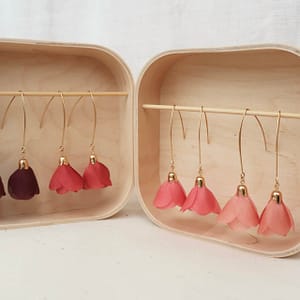 Boucles d’oreilles fleurs en soie – suspension