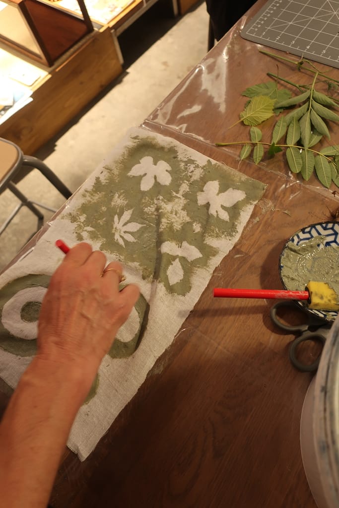 application de la pâte de réserve